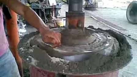 Canale in calcestruzzo, frizione, canale sotterraneo, scarico, grondaia, macchina per la produzione di tubi di irrigazione di marca Shengya verticale Sy1000 in Africa